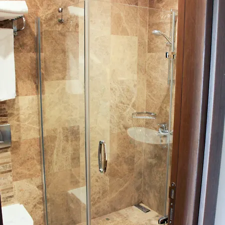 Liona & 3* Gündoğan