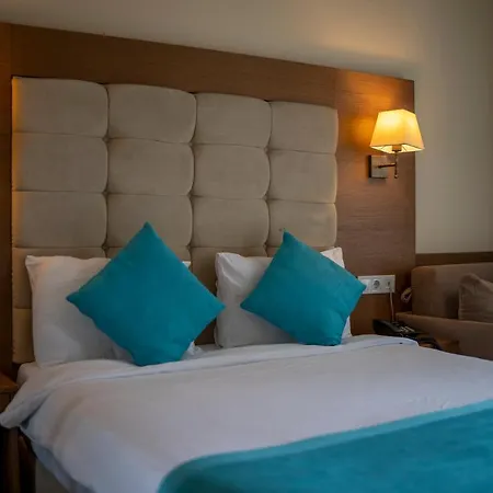 Liona & Hotel Gundogan (Bodrum)