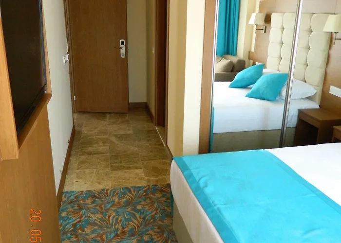 Liona & 3* Gundogan (Bodrum)