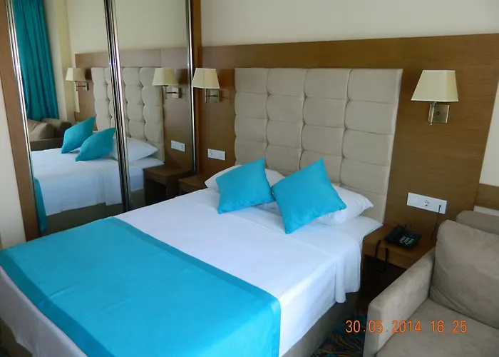 Liona & Gundogan (Bodrum)