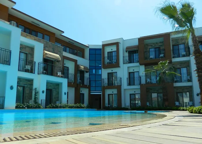 Liona & 3* Gundogan (Bodrum)